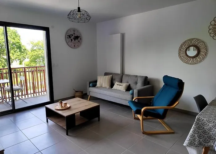 Location De Vacances A Andernos - Appartement 2 Chambres Dans Residence Neuve
