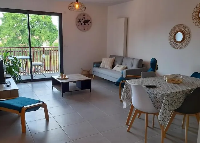 Location De Vacances A Andernos - Appartement 2 Chambres Dans Residence Neuve