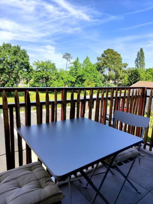 Apartment Location De A - 2 Dans Neuve *